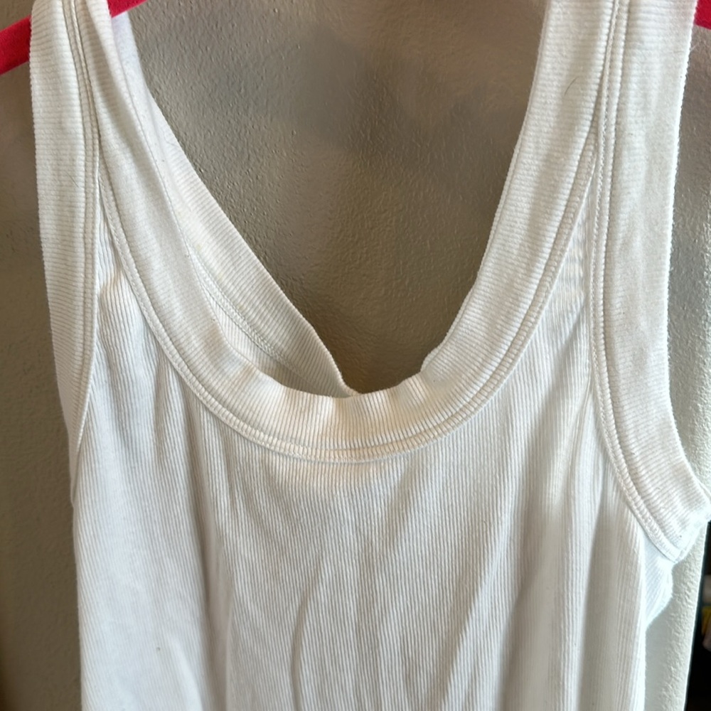 Easy Standard White Ribbed Tank - Picture 2 of 5